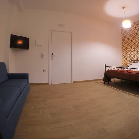 1970 Rooms-2
